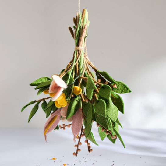 Fleurs en laine – Feuillage vert